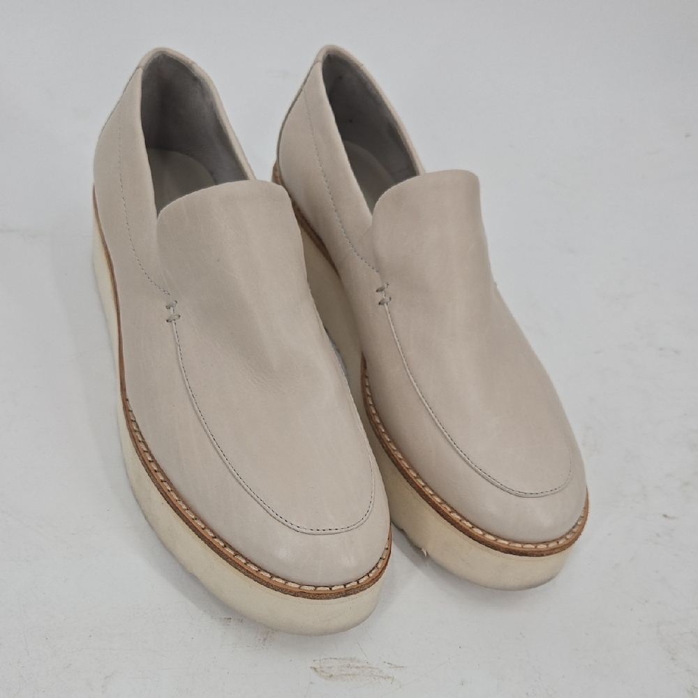 Vince Women's Zeta Slip On Leather Cream Loafers Sz. 8